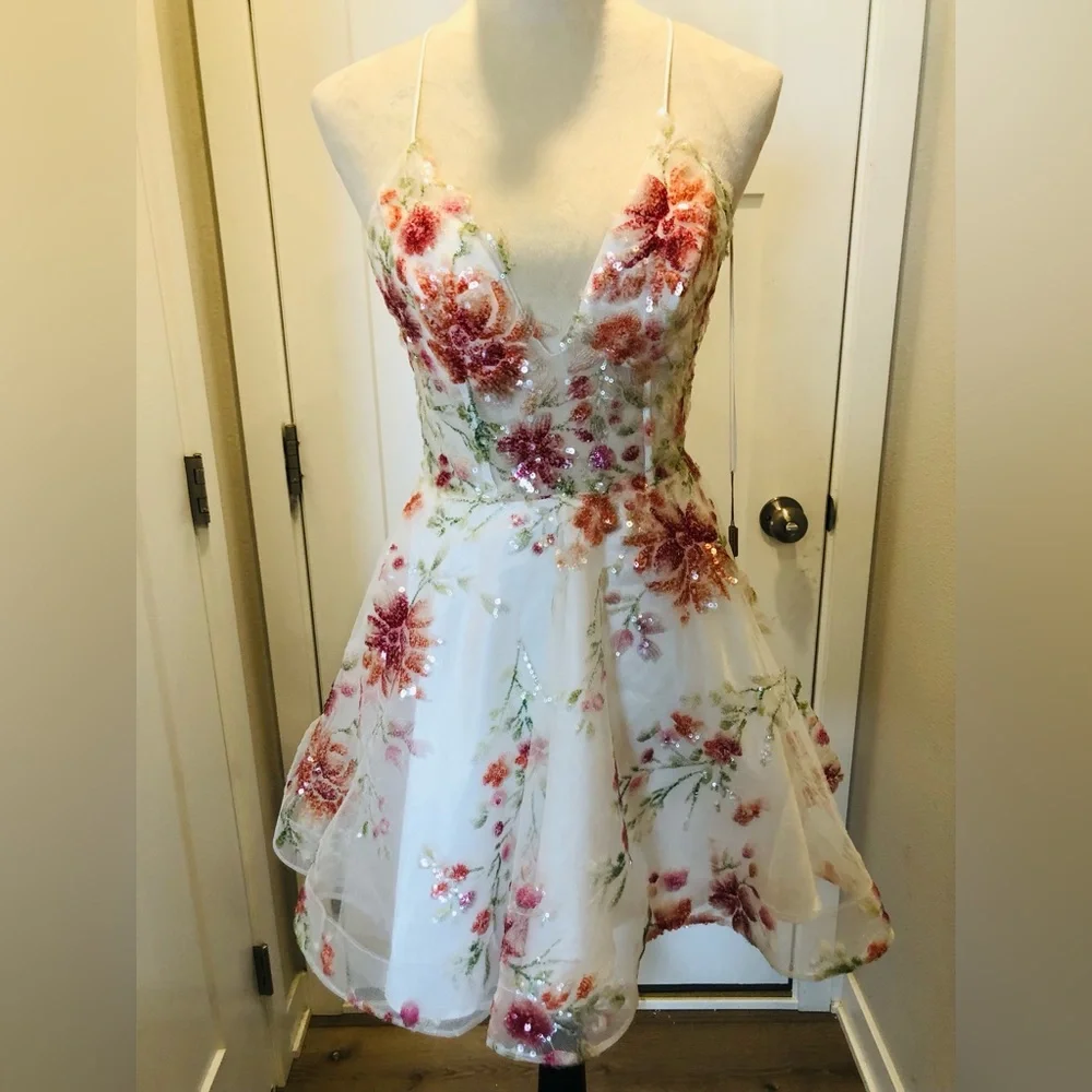 Embroidered Lace Deep V-Neck Open Criss Cross Back Short Cocktail Dress - Picture 7 of 9